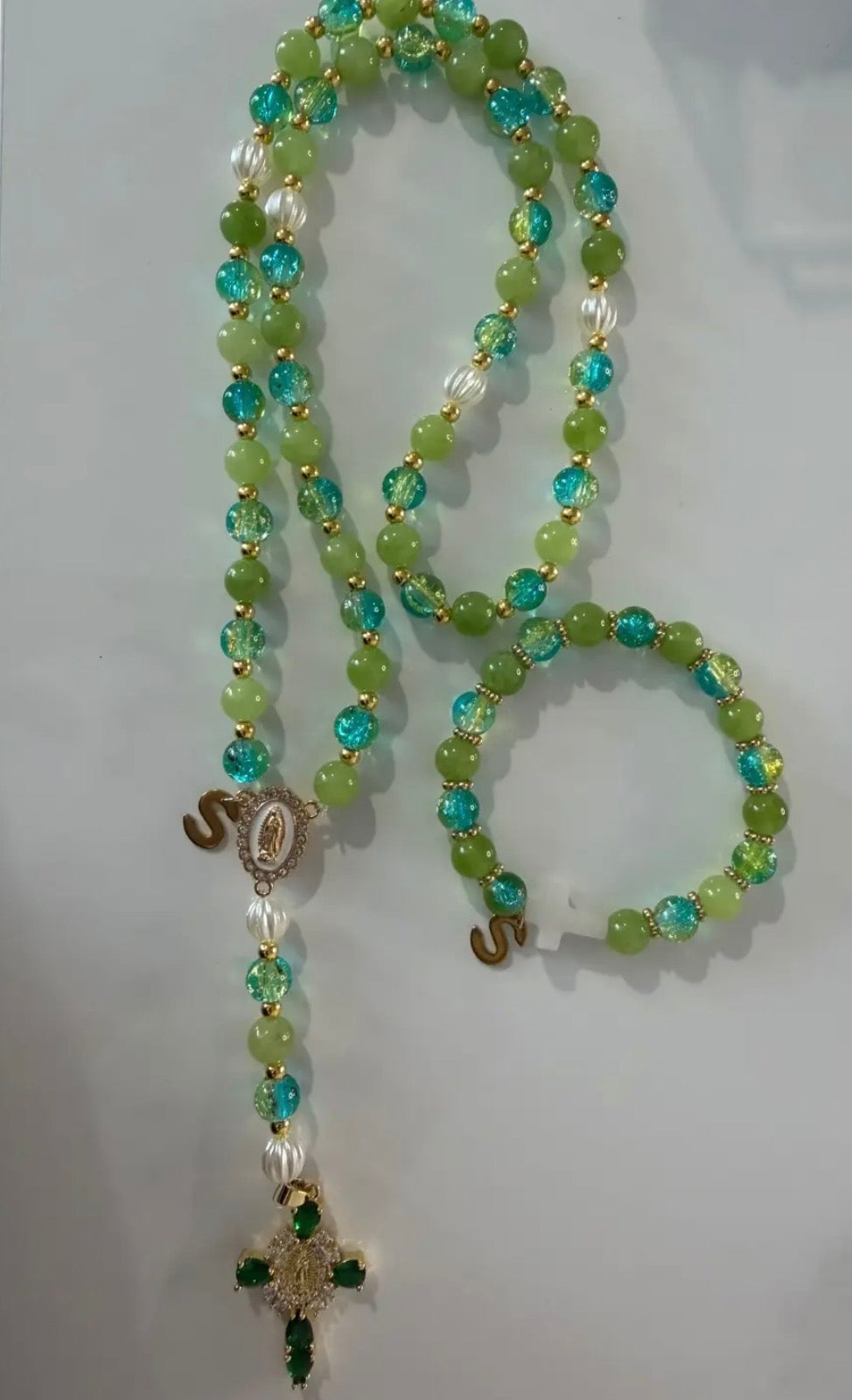 Ensemble chrétien vert