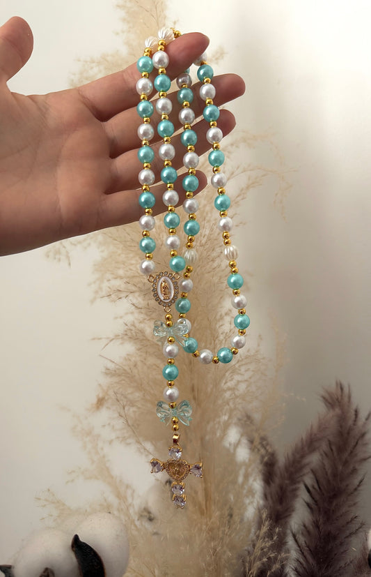 Chapelet en perles acryliques bleues